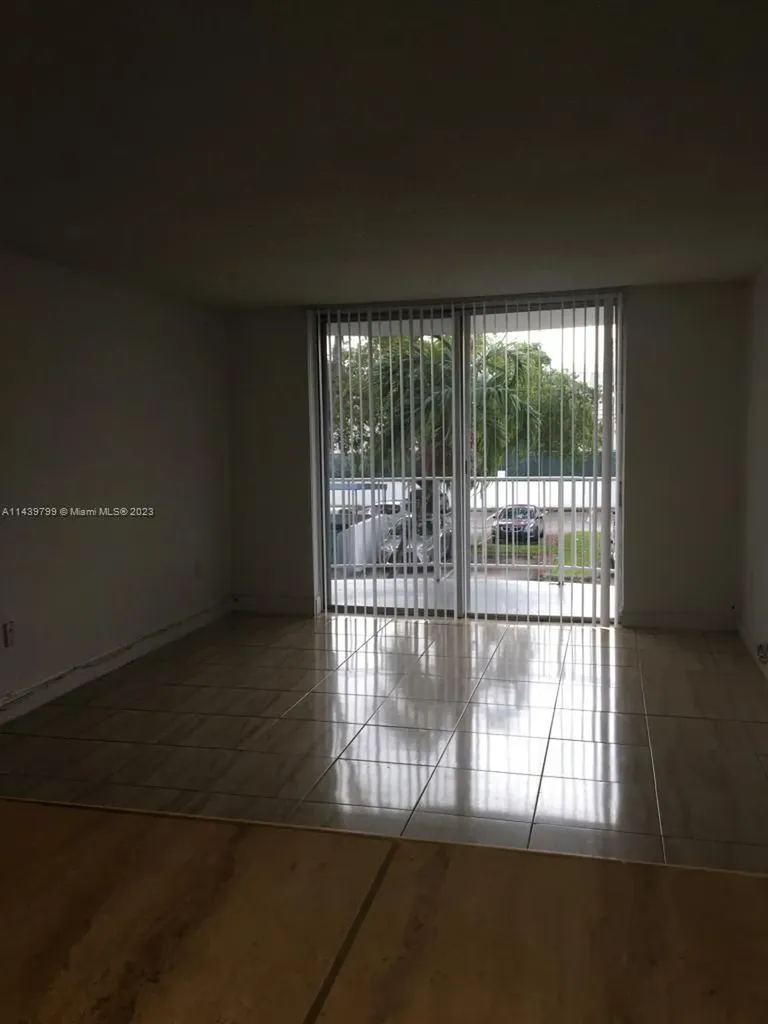498 NW 165th Street Road Miami FL 33169