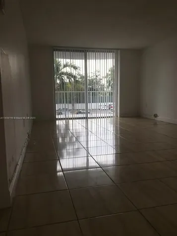 498 NW 165th Street Road Miami FL 33169