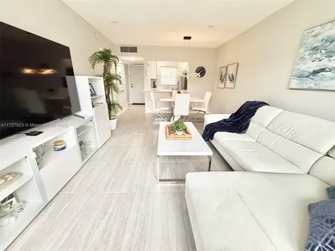 3405 NW 48th Avenue Lauderdale Lakes FL 33319