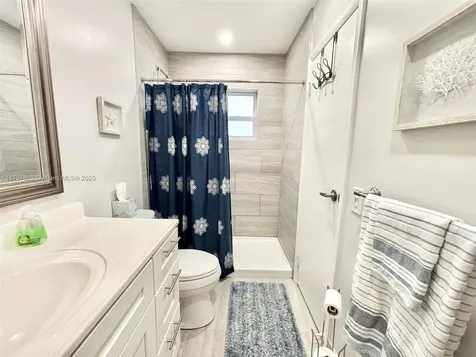 3405 NW 48th Avenue Lauderdale Lakes FL 33319
