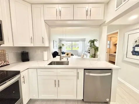 3405 NW 48th Avenue Lauderdale Lakes FL 33319
