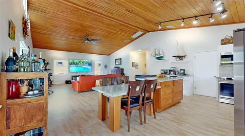 28 Center Lane Key Largo FL 33037