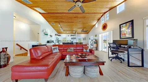 28 Center Lane Key Largo FL 33037