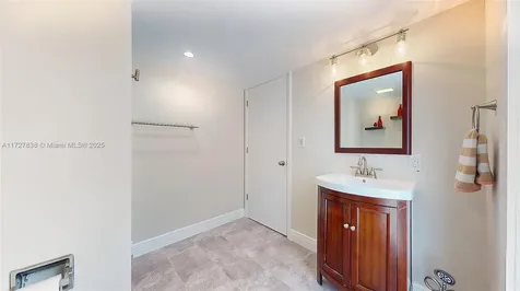 28 Center Lane Key Largo FL 33037
