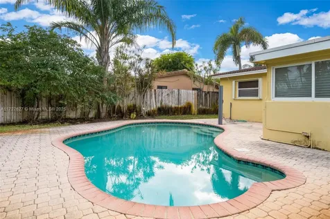 4330 NE 13th Avenue Oakland Park FL 33334