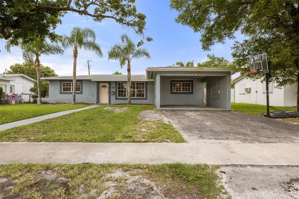 720 SW 69th Way Pembroke Pines FL 33023
