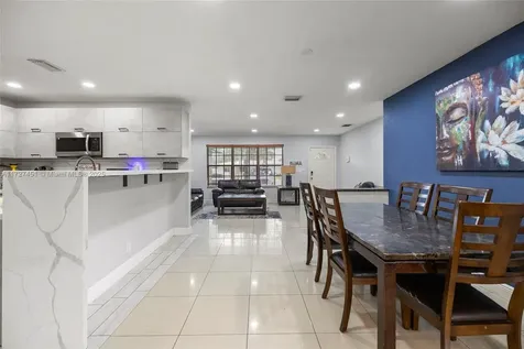 720 SW 69th Way Pembroke Pines FL 33023