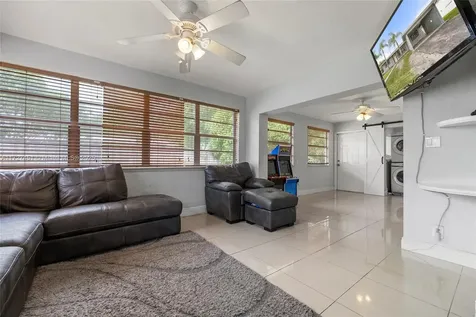 720 SW 69th Way Pembroke Pines FL 33023