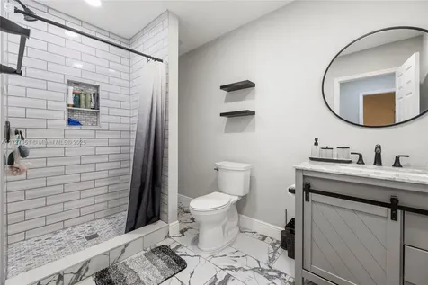 720 SW 69th Way Pembroke Pines FL 33023