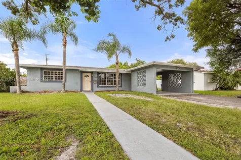 720 SW 69th Way Pembroke Pines FL 33023