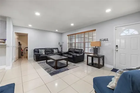 720 SW 69th Way Pembroke Pines FL 33023