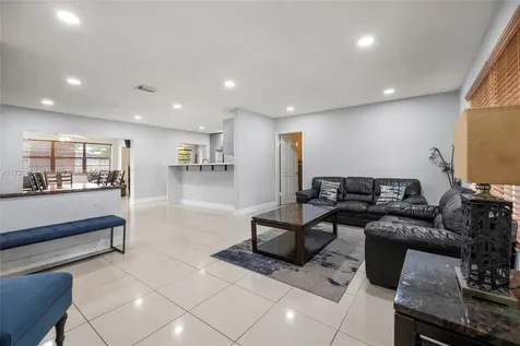 720 SW 69th Way Pembroke Pines FL 33023