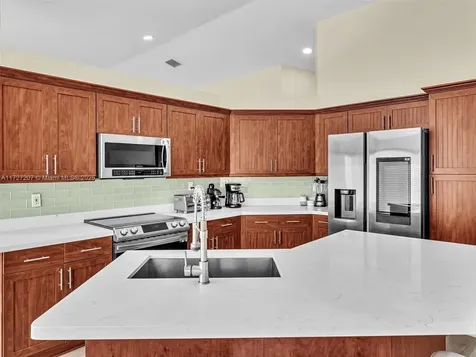 213 NW 101st Avenue Plantation FL 33324