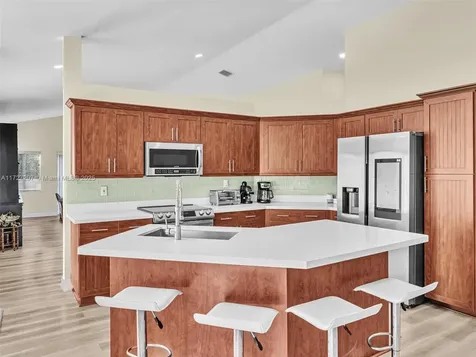 213 NW 101st Avenue Plantation FL 33324