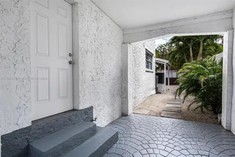 1428 SW 11th Terrace Miami FL 33135