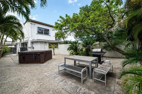 1428 SW 11th Terrace Miami FL 33135