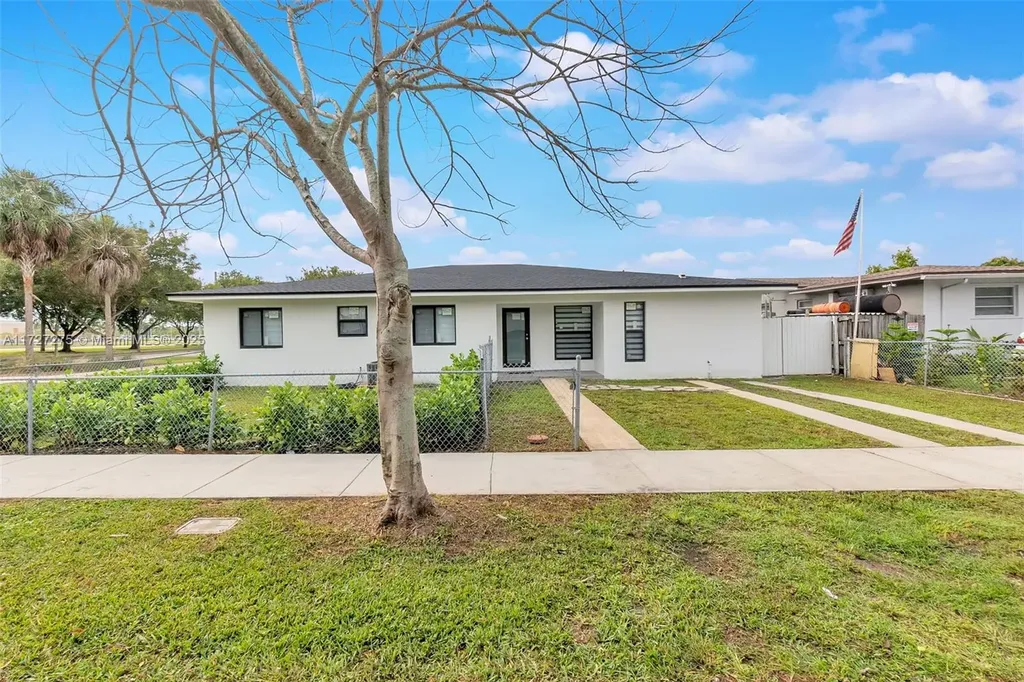 20640 Manta Drive Cutler Bay FL 33189