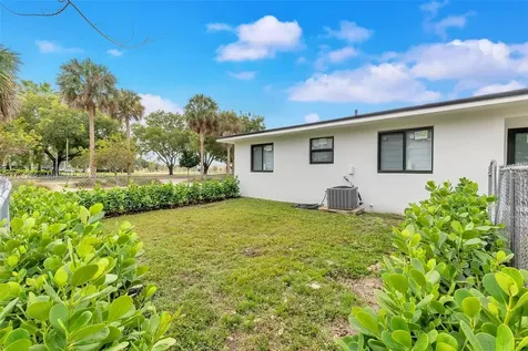 20640 Manta Drive Cutler Bay FL 33189