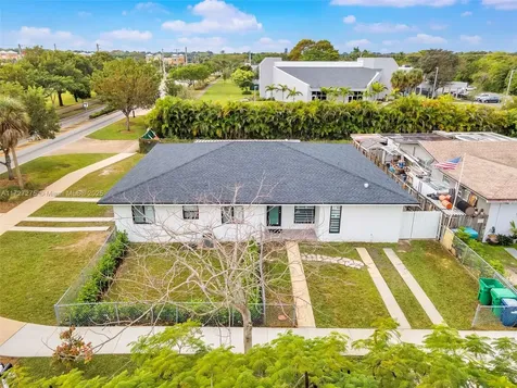 20640 Manta Drive Cutler Bay FL 33189