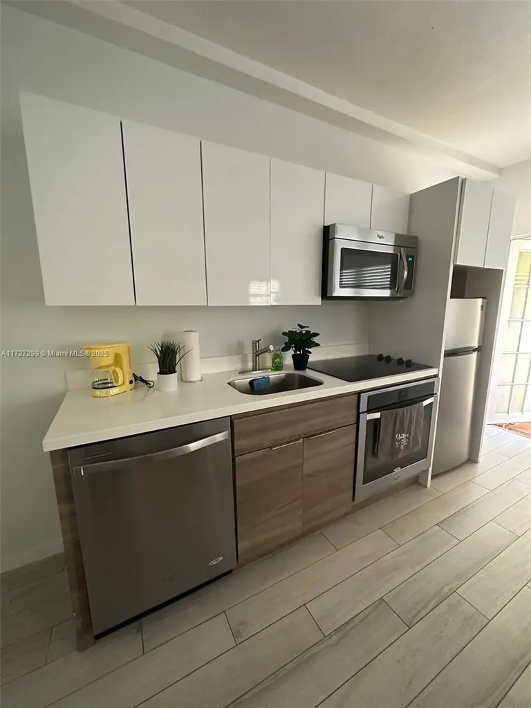 1450 Meridian Avenue Miami Beach FL 33139