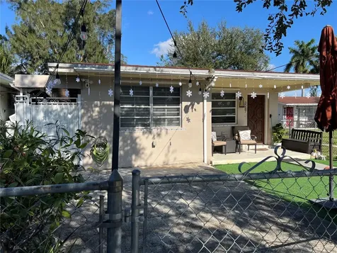 3285-3287 NW 13th Terrace Miami FL 33125