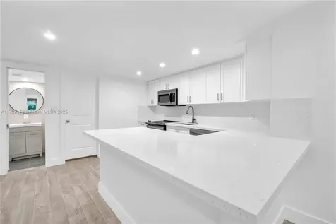 2372 NW 34th Street Miami FL 33142