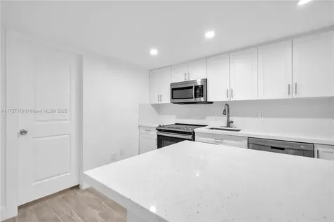 2372 NW 34th Street Miami FL 33142