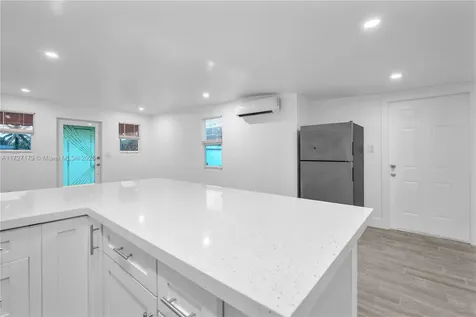 2372 NW 34th Street Miami FL 33142