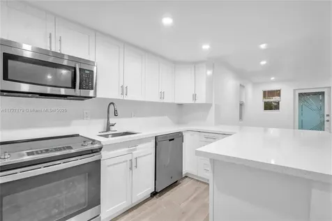 2372 NW 34th Street Miami FL 33142