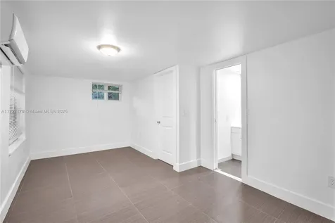 2372 NW 34th Street Miami FL 33142