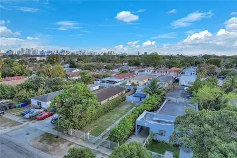 2372 NW 34th Street Miami FL 33142
