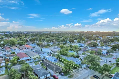 2372 NW 34th Street Miami FL 33142