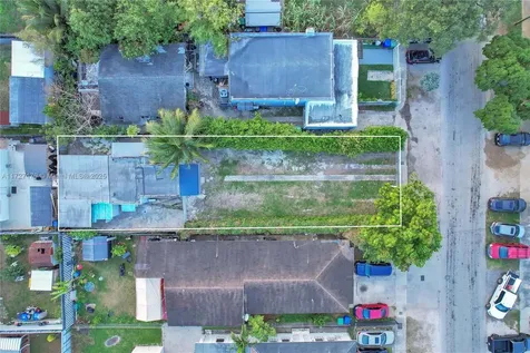 2372 NW 34th Street Miami FL 33142