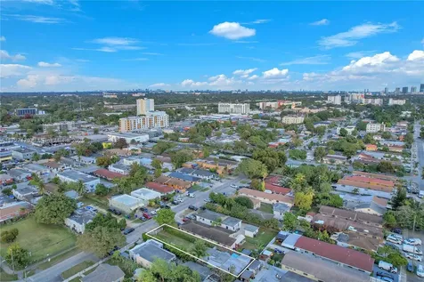 2372 NW 34th Street Miami FL 33142