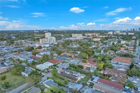 2372 NW 34th Street Miami FL 33142