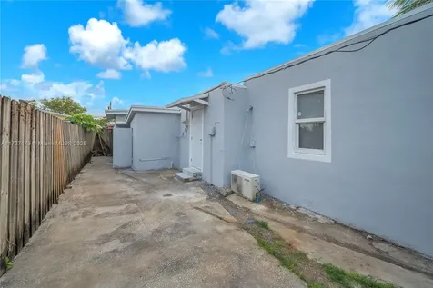 2372 NW 34th Street Miami FL 33142
