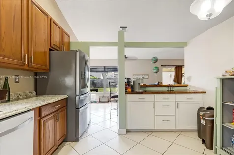 5205 NW 98th Way Coral Springs FL 33076