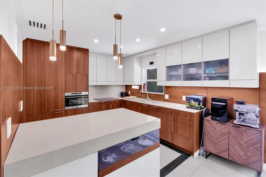 726 NE 17th Way Fort Lauderdale FL 33304