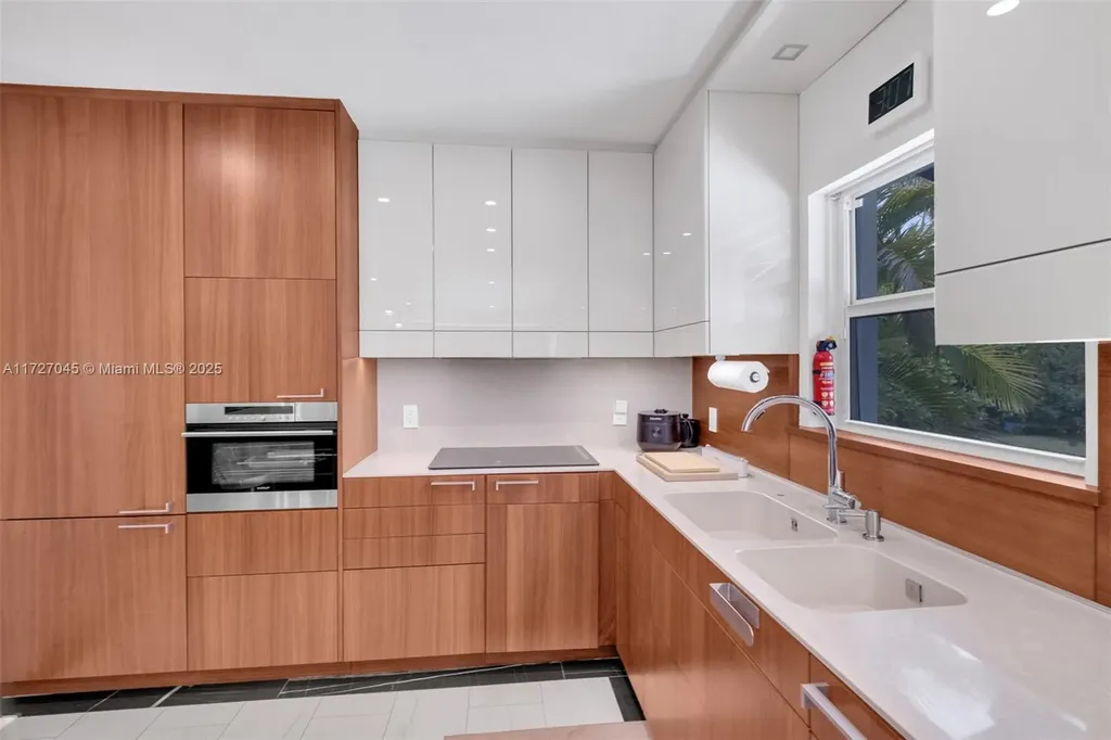 726 NE 17th Way Fort Lauderdale FL 33304