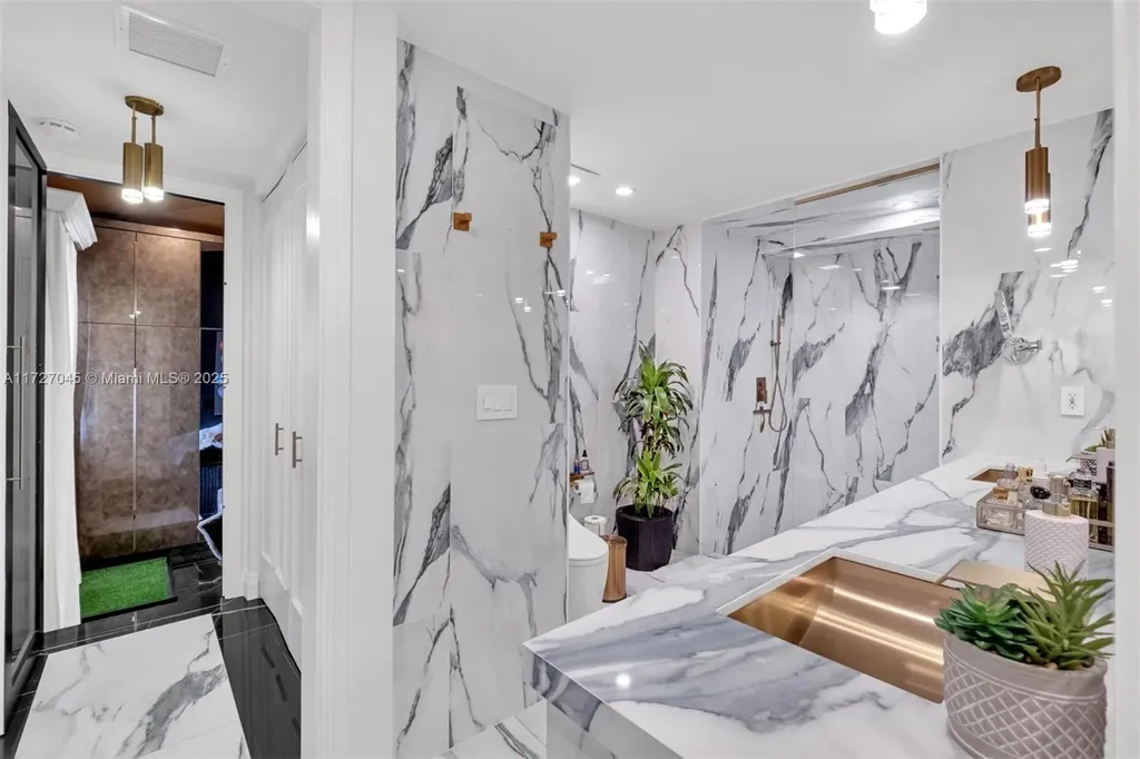 726 NE 17th Way Fort Lauderdale FL 33304