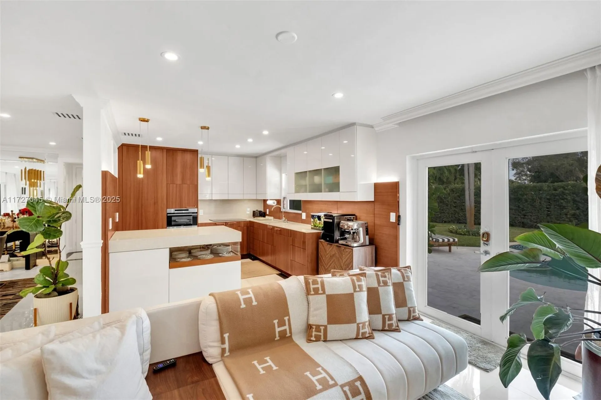 726 NE 17th Way Fort Lauderdale FL 33304