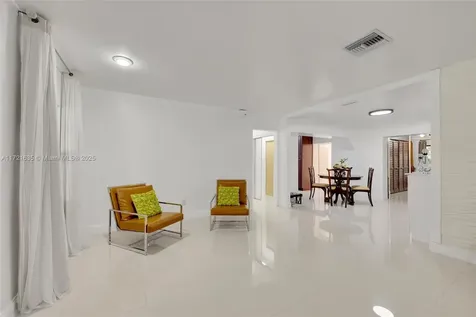 462 E 39th Street Hialeah FL 33013