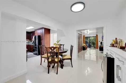 462 E 39th Street Hialeah FL 33013
