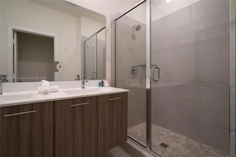 4552 NW 83rd Path Doral FL 33166