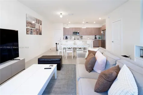 4552 NW 83rd Path Doral FL 33166