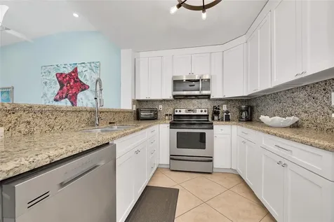 9826 Leeward Avenue Key Largo FL 33037