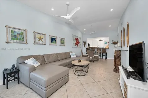 9826 Leeward Avenue Key Largo FL 33037
