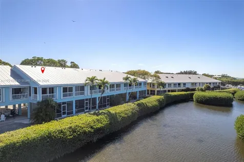 9826 Leeward Avenue Key Largo FL 33037