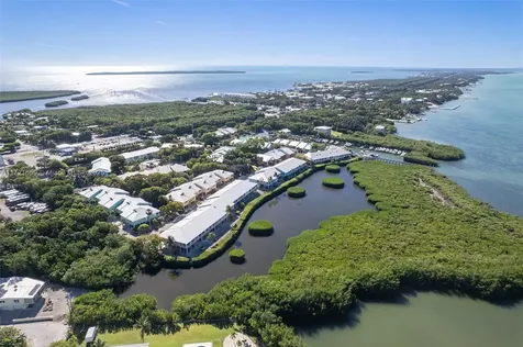 9826 Leeward Avenue Key Largo FL 33037