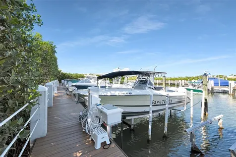 9826 Leeward Avenue Key Largo FL 33037